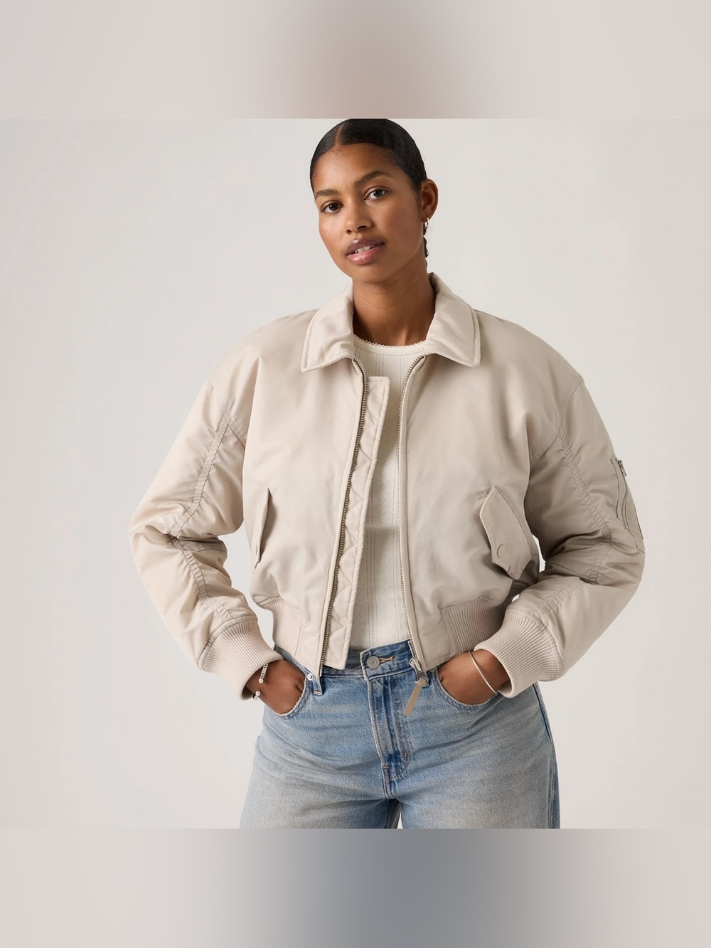 Levi's Bowie Cropped Bomber Jacket in Light Beige size M